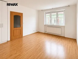 Pronájem bytu 1+kk, Plzeň, Kardinála Berana, 28 m2