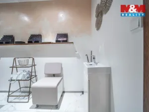 Pronájem obchodního prostoru, Praha - Staré Město, náměstí Curieových, 75 m2