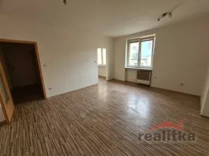 Pronájem bytu 1+1, Opava - Město, Ostrožná, 39 m2