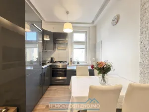 Pronájem bytu 2+kk, Praha - Libeň, Na stráži, 49 m2