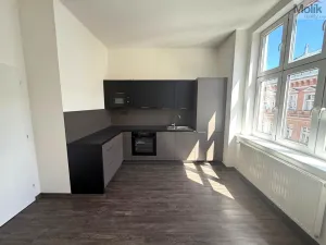 Pronájem bytu 2+1, Chomutov, 28. října, 65 m2