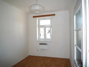 Pronájem bytu 2+kk, Praha - Vinohrady, Perunova, 29 m2