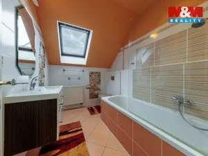 Prodej rodinného domu, Karlovy Vary - Dvory, Chebská, 228 m2