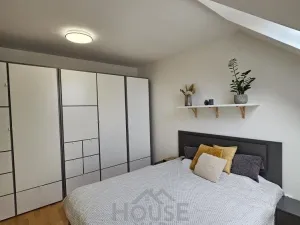 Prodej bytu 2+kk, Holubice, Za Dvorem, 63 m2