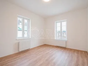 Pronájem bytu 4+kk, Dřevohryzy, 93 m2