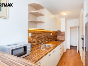 Prodej bytu 3+1, Praha - Bohnice, Poznaňská, 62 m2