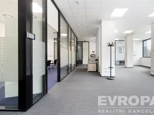 Pronájem kanceláře, Pardubice - Zelené Předměstí, třída Míru, 272 m2