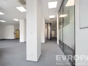 Pronájem kanceláře, Pardubice - Zelené Předměstí, třída Míru, 272 m2