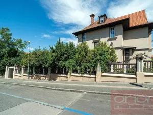 Pronájem rodinného domu, Praha - Střešovice, Lomená, 220 m2