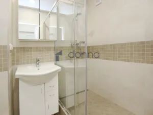 Pronájem bytu 3+kk, Praha, Třeboradická, 68 m2