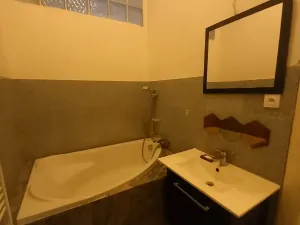 Pronájem bytu 2+1, Praha - Karlín, Hybešova, 74 m2