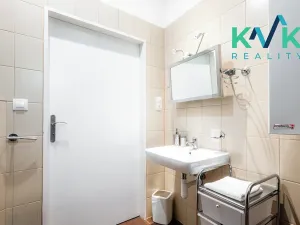 Prodej bytu 3+1, Karlovy Vary, Mariánskolázeňská, 69 m2