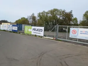 Pronájem komerčního pozemku, Bavoryně, 100 m2