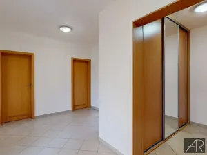 Pronájem bytu 3+kk, Praha - Podolí, Jeremenkova, 84 m2