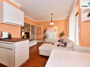 Prodej bytu 4+kk, Praha - Hloubětín, Nademlejnská, 93 m2