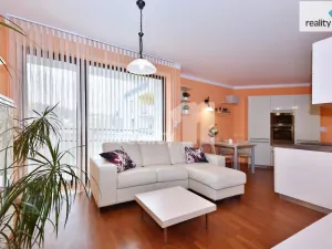 Prodej bytu 4+kk, Praha - Hloubětín, Nademlejnská, 93 m2