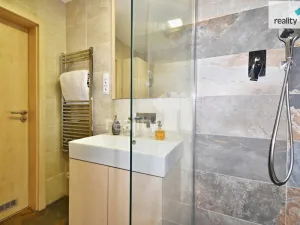 Prodej bytu 4+kk, Praha - Hloubětín, Nademlejnská, 93 m2