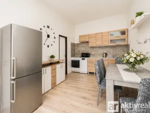 Prodej rodinného domu, Dolní Zálezly, Mírové náměstí, 250 m2