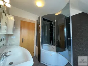 Prodej rodinného domu, Karlovy Vary, Slovenská, 170 m2