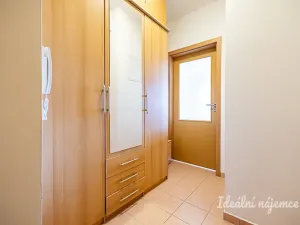 Pronájem bytu 1+kk, Praha - Horní Měcholupy, Boloňská, 32 m2