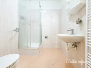 Pronájem bytu 1+kk, Praha - Horní Měcholupy, Boloňská, 32 m2