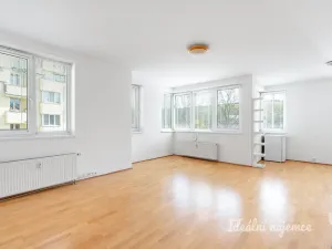 Pronájem bytu 1+kk, Praha - Košíře, Zahradníčkova, 46 m2