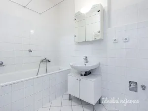 Pronájem bytu 1+kk, Praha - Košíře, Zahradníčkova, 46 m2