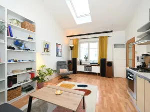 Pronájem bytu 2+kk, Praha - Holešovice, U garáží, 45 m2