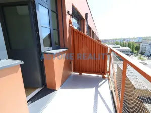 Pronájem bytu 2+kk, Praha - Vysočany, Kolbenova, 64 m2