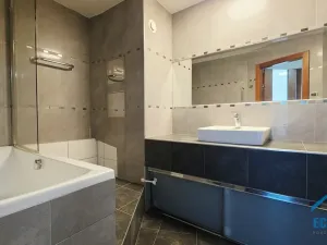 Pronájem bytu 3+1, Praha, Plamínkové, 67 m2