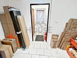 Pronájem obchodního prostoru, Praha - Kobylisy, Klapkova, 40 m2