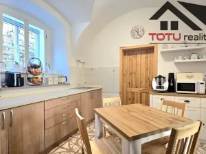 Prodej bytu 4+1, Kuks, 91 m2