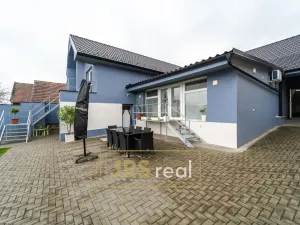 Prodej rodinného domu, Dolní Němčí, 220 m2