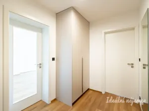 Pronájem bytu 2+kk, Praha - Třeboradice, U Slaviborského dvora, 56 m2