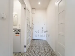 Pronájem bytu 1+kk, Praha - Smíchov, Nádražní, 28 m2
