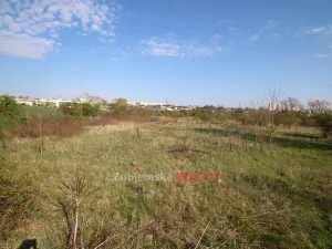 Prodej pozemku, Znojmo, 20234 m2