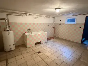 Prodej rodinného domu, Hrušovany nad Jevišovkou, 300 m2