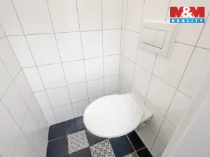 Pronájem obchodního prostoru, Nový Bor, Tržní náměstí, 53 m2