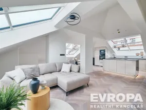 Pronájem atypického bytu, Praha - Vinohrady, Šafaříkova, 120 m2