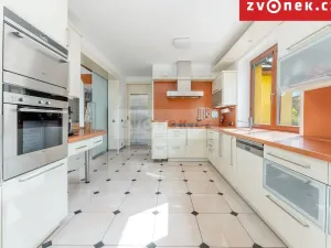 Prodej vily, Hranice, Pod Bílým kamenem, 540 m2