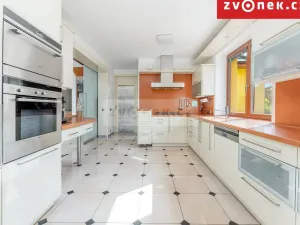 Prodej kanceláře, Hranice - Hranice I-Město, 540 m2