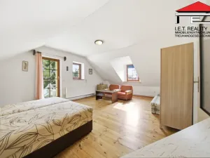 Prodej rodinného domu, Rynholec, nám. 1. máje, 561 m2