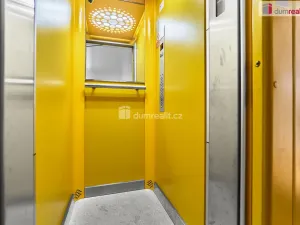 Prodej bytu 3+1, Karlovy Vary, Brigádníků, 67 m2