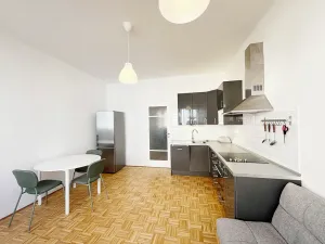 Pronájem bytu 2+kk, Praha - Vinohrady, Velehradská, 59 m2
