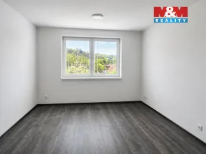 Pronájem bytu 1+kk, Zlín - Malenovice, Jarolímkovo náměstí, 27 m2