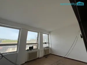 Pronájem kanceláře, Mariánské Lázně, třída Vítězství, 20 m2