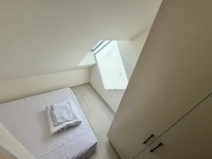 Pronájem bytu 2+kk, Praha - Žižkov, Na Jarově, 35 m2