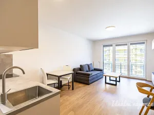 Pronájem bytu 1+kk, Praha, Poděbradská, 35 m2