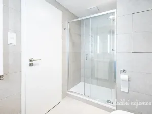 Pronájem bytu 1+kk, Praha, Poděbradská, 35 m2