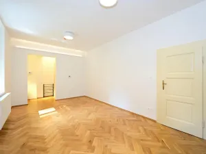 Pronájem bytu 1+kk, Praha - Smíchov, Na Březince, 32 m2